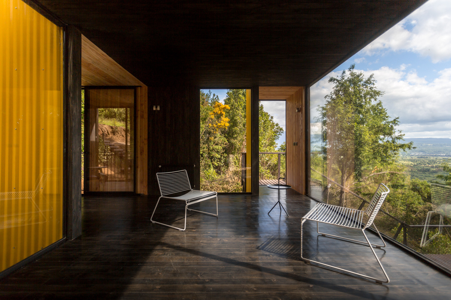 Yellow House — panel SIP y sistema constructivo en detalle, arquitecto Alejandro Soffia